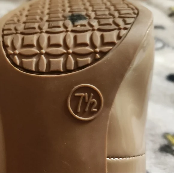 Merona Nude High Heels - Picture 3 of 6